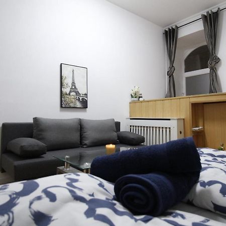 Comfort Triple Room Th Vienna Exterior photo