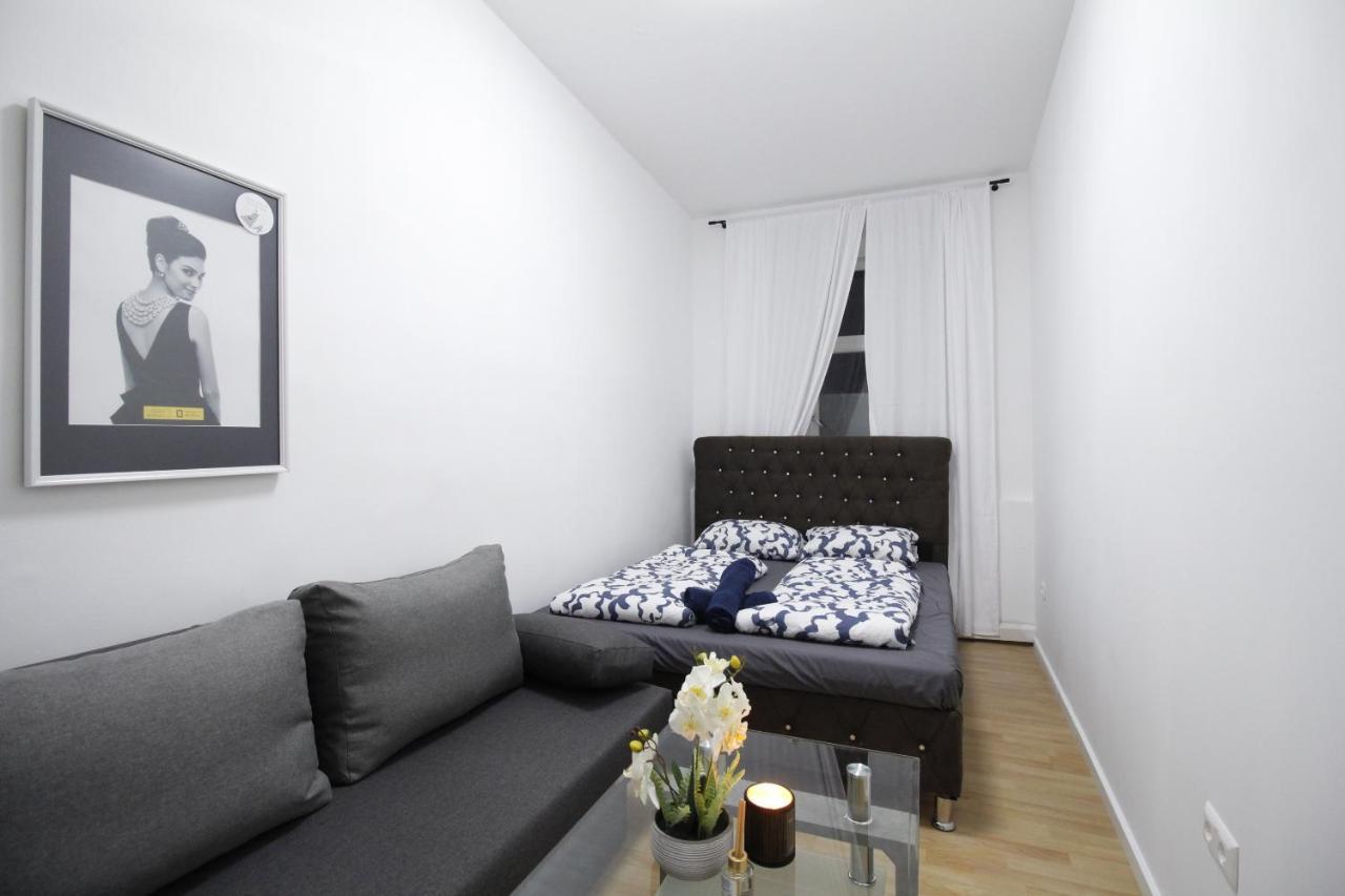 Comfort Triple Room Th Vienna Exterior photo