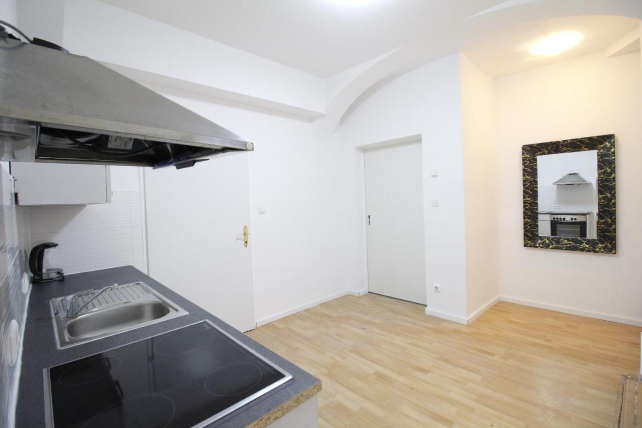 Comfort Triple Room Th Vienna Exterior photo
